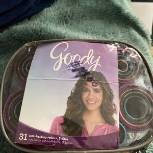 Self holding rollers